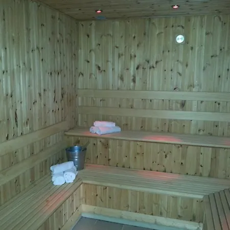 La Roannaise 3*